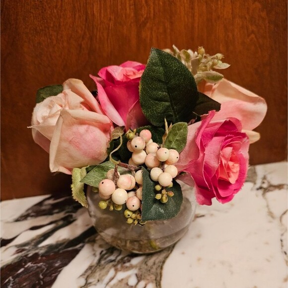 Artificial Flowers Silk Rose Bouquet in a Glass bowl - Beautiful arrangement - Picture 1 of 2